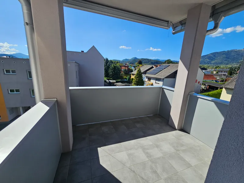 FAMILIENHIT!  4 - Zimmerwohnung mit Loggia und Tiefgaragenplatz in beliebter Lage