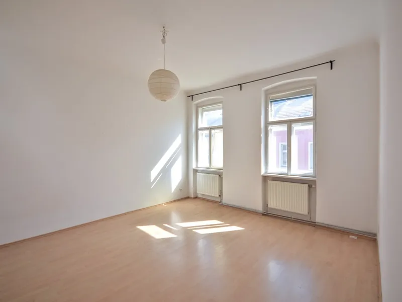 NEUER PREIS: Altbau zum Gestalten – 3 Zimmer mit ca. 74 m² im 16. Bezirk