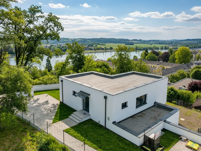 Einzigartige Neubauvilla mit Pool und herrlichen Donaublick!