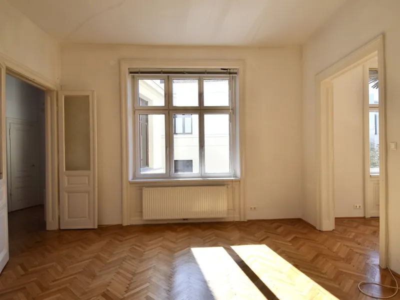 Westseitiger 2-Zimmer-Altbau im 3. Stock! Balkonoption!