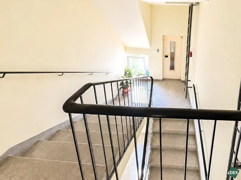 Exklusive Dachgeschosswohnung nahe Schönbrunn | 3 Zimmer möglich | U4 in 100 m
