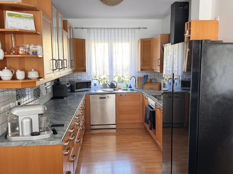Doppelhaushälfte in Gramatneusiedl – 4 Zimmer, Klimaanlage, Solaranlage, Garten, Terrasse, Stellplatz!