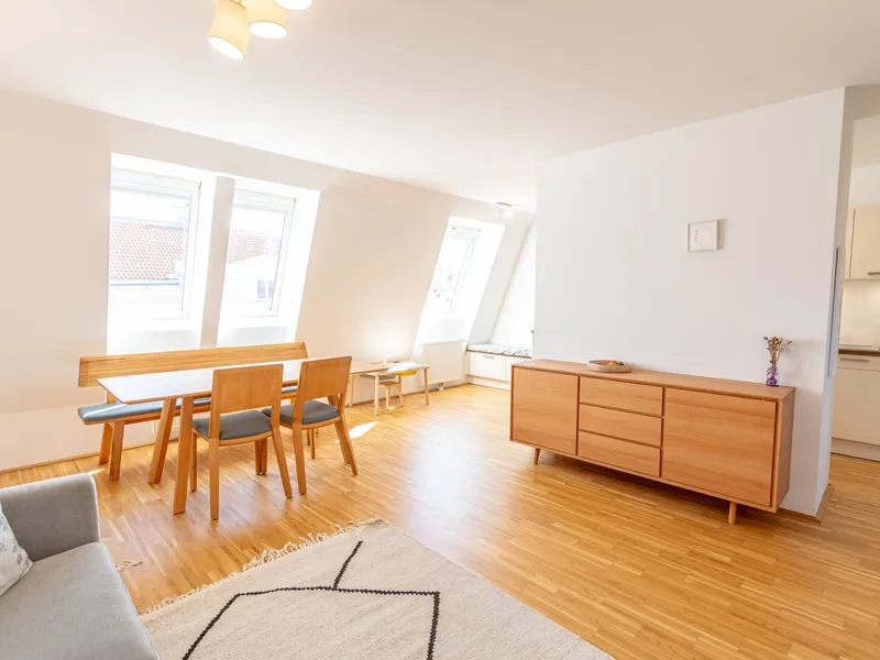 Schöne 4-Zimmer-Dachgeschoß-Maisonette mit ruhig gelegener Terrasse