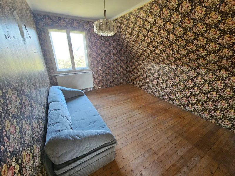 Einfamilienhaus mit Potential auf schönem, ebenem Grundstück 