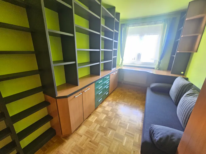 FAMILIENHIT!  4 - Zimmerwohnung mit Loggia und Tiefgaragenplatz in beliebter Lage