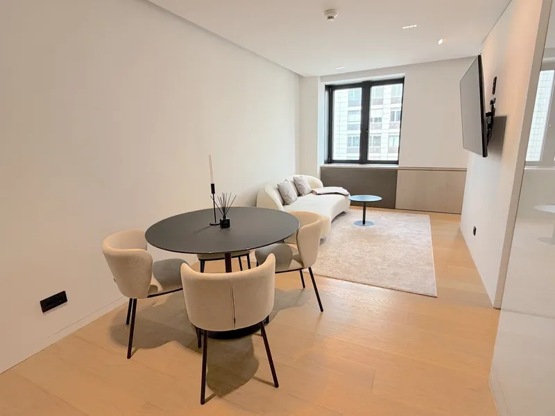 LUXURIÖSES 2-ZIMMER-APARTMENT IM 5-STERNE-HOTEL – EXKLUSIVE LAGE ZWISCHEN STEPHANSDOM, STADTPARK UND WIENER RINGSTRASSE | CONCIERGE- & HOTELSERVICE