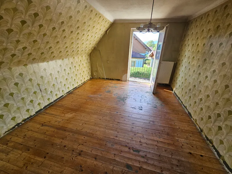 Einfamilienhaus mit Potential auf schönem, ebenem Grundstück 