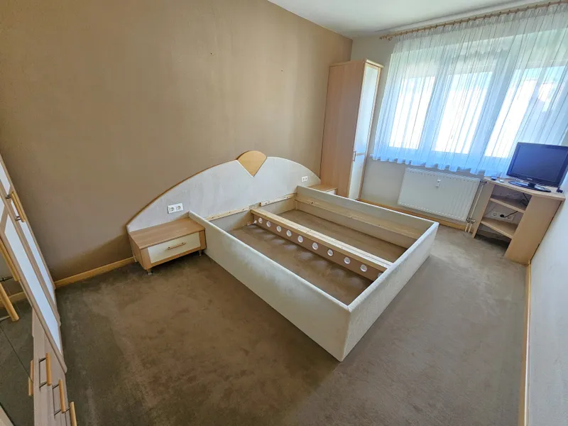 FAMILIENHIT!  4 - Zimmerwohnung mit Loggia und Tiefgaragenplatz in beliebter Lage