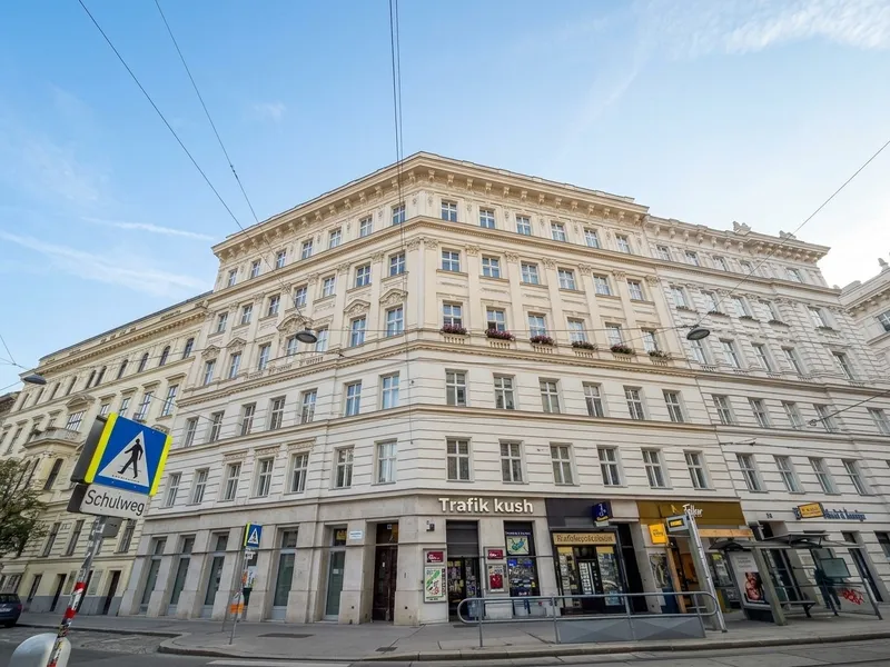 NAHE LIECHTENSTEINPARK: hofseitige 3-Zimmerwohnung mit 14,5 m² Balkon