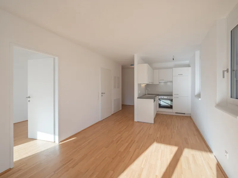 Ruhelage: moderne 2-Zimmer-Wohnung mit Loggia nahe Donau