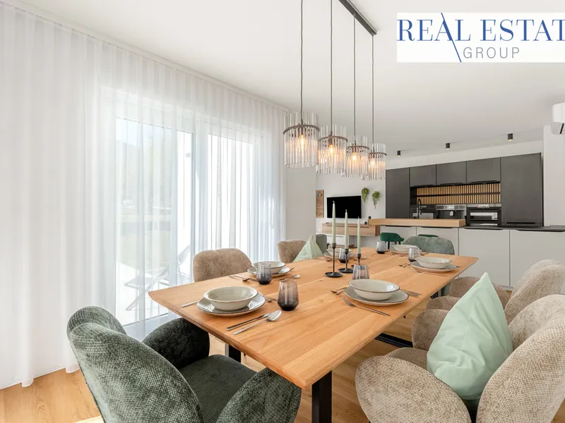 Einfamilienhaus Elina – 
Ein Pool, vier Schlafzimmer und Platz zum Ankommen.