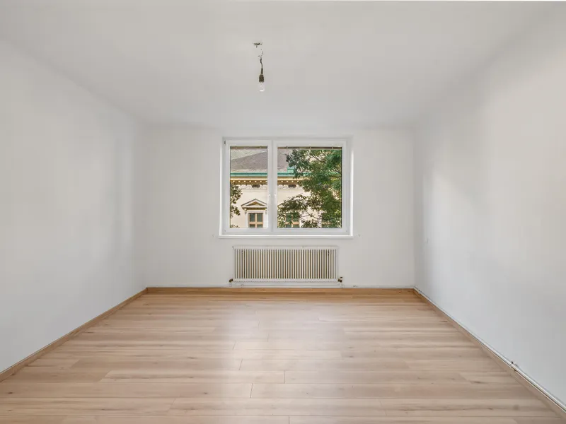 In bester Gesellschaft – um´s Eck von der Döblinger Hauptstraße! Modernisiertes Wohnhaus!