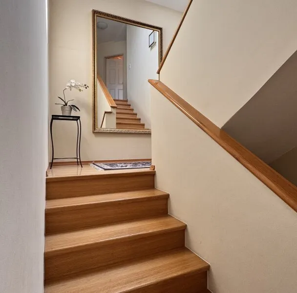 Einfamilienhaus mit Garage, Carport, Pool und Sauna in Bad Fischau-Brunn