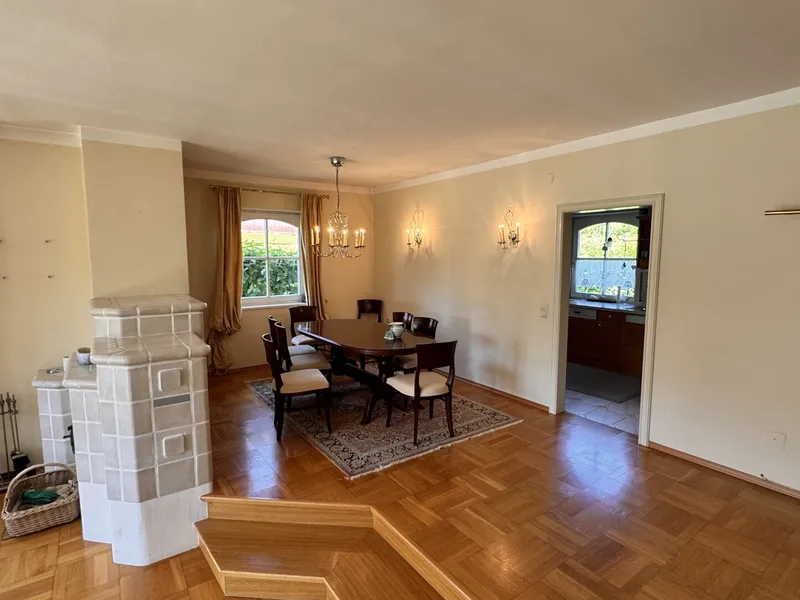 Einfamilienhaus mit Garage, Carport, Pool und Sauna in Bad Fischau-Brunn