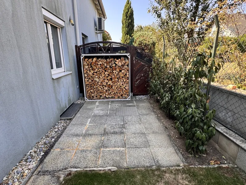 Doppelhaushälfte in Gramatneusiedl – 4 Zimmer, Klimaanlage, Solaranlage, Garten, Terrasse, Stellplatz!