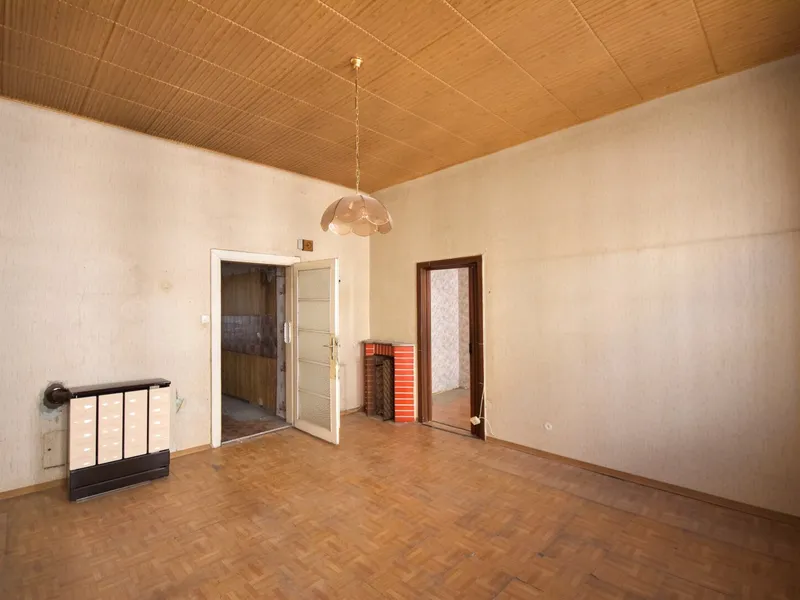 NEUER PREIS - Sanierungsbedürftige 2-Zimmer Altbau mit Potenzial nahe Lorenz-Bayer-Park
