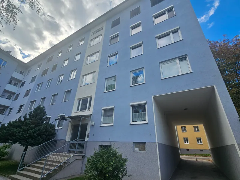 Perfekte Single- und Seniorenwohnung! Barrierefreie zugängige 1 - Zimmer Wohnung mit Loggia in attraktiver Siedlungslage 