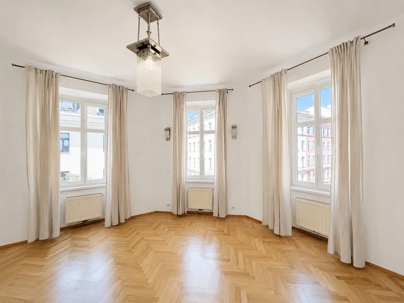 1180 Wien - Helle 2-Zimmer Altbauwohnung mit Fischgrätparkett & Glasoberlichte in zentraler Lage