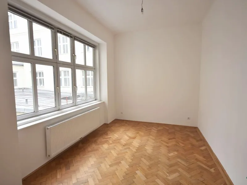 Schöner 3-Zimmer-Altbau in Hofruhelage