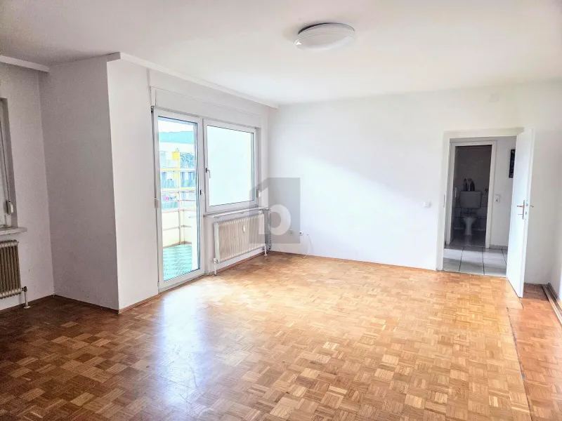 VERMIETETES ANLAGEOBJEKT, 3 GROßZÜGIGE ZIMMER MIT LIFT & PARKPLATZ