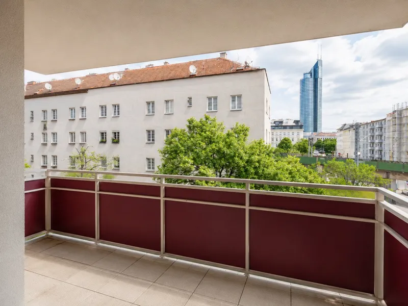 Großzügige 4-Zimmer-Wohnung mit zwei Loggien