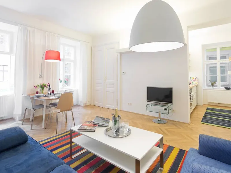 Schöne 2 Zimmerwohnung in einer top Lage und in den Innenhof!