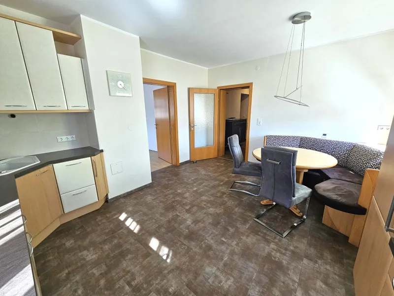 FAMILIENHIT!  4 - Zimmerwohnung mit Loggia und Tiefgaragenplatz in beliebter Lage