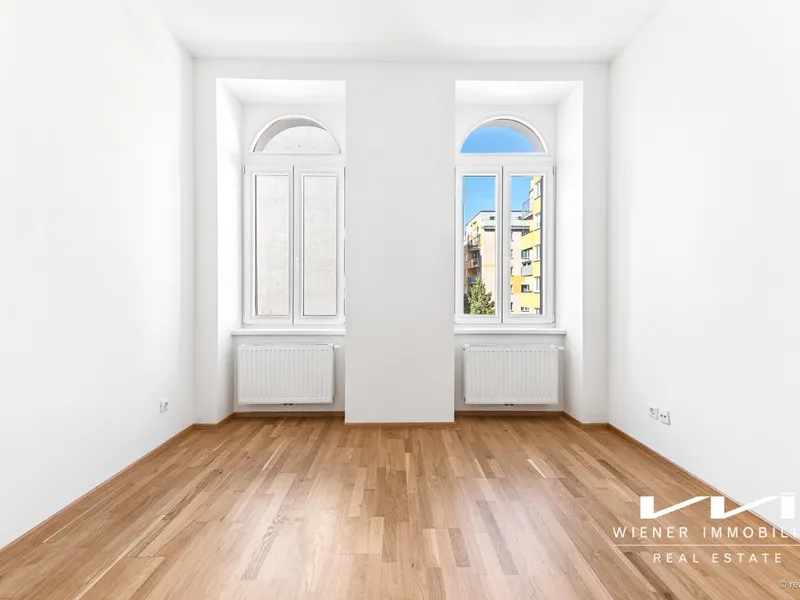 Attraktive, helle und sanierte 2 Zimmer Altbauwohnung