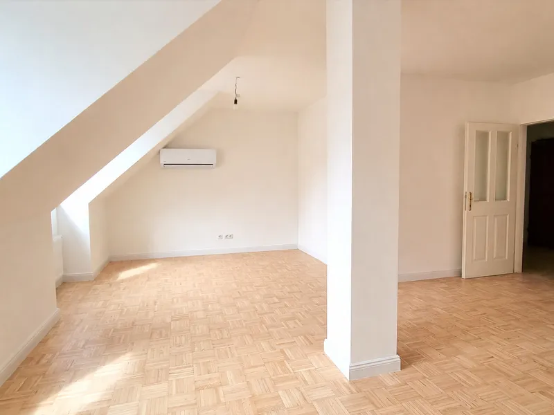 Altbau-Chic mit Eigengarten: Wohnung mit Liebe zum Detail * ZUCKERL und GOODIE holen!