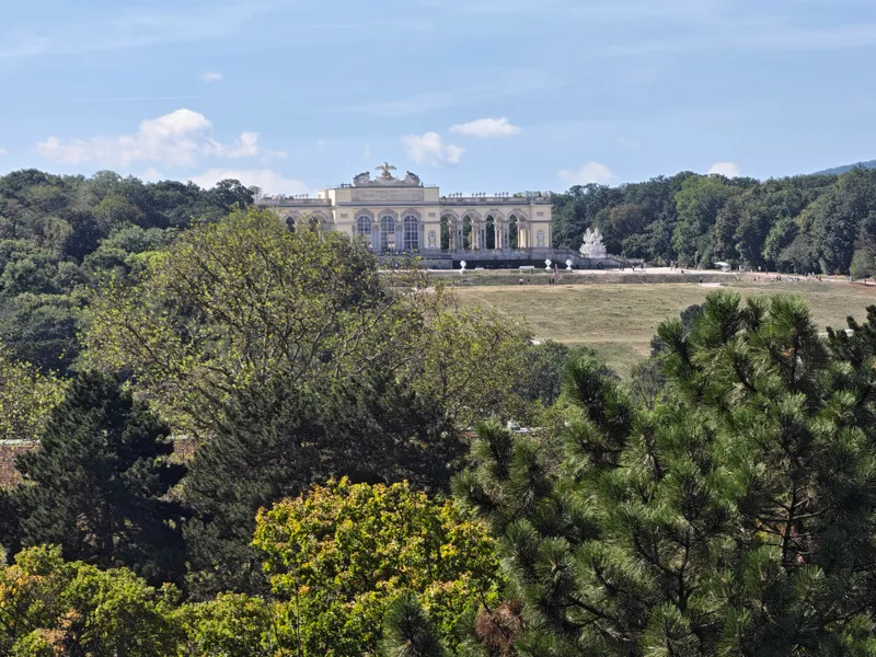  Entzückende Eigentumswohnung mit  Park- und Gloriette-Blick