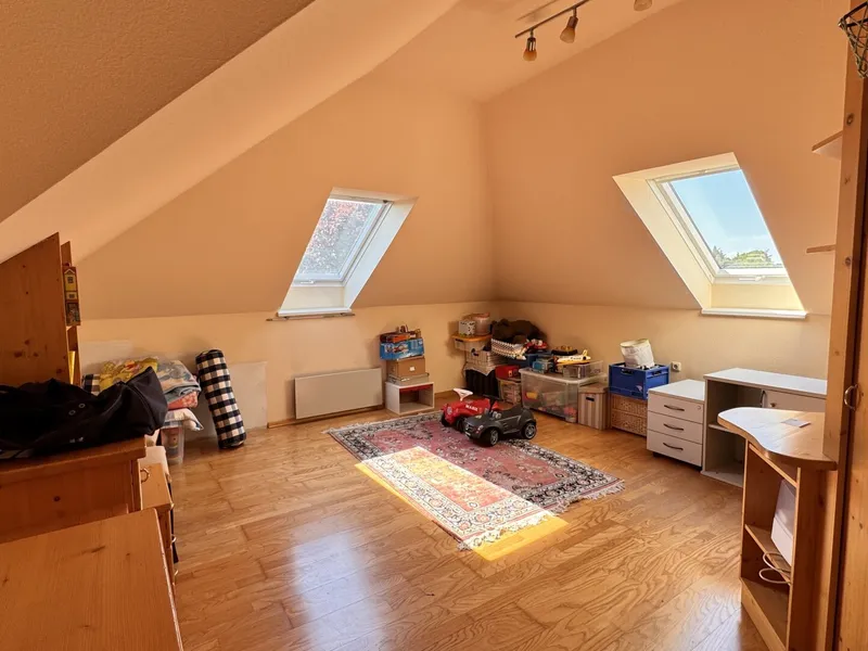 Einfamilienhaus mit Garage, Carport, Pool und Sauna in Bad Fischau-Brunn