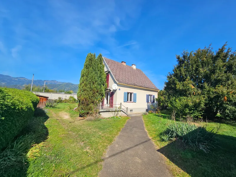 Einfamilienhaus mit Potential auf schönem, ebenem Grundstück 
