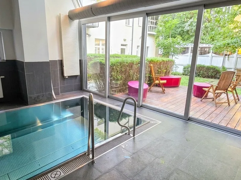 Altbau-Wohnung mit Indoorpool-SPA