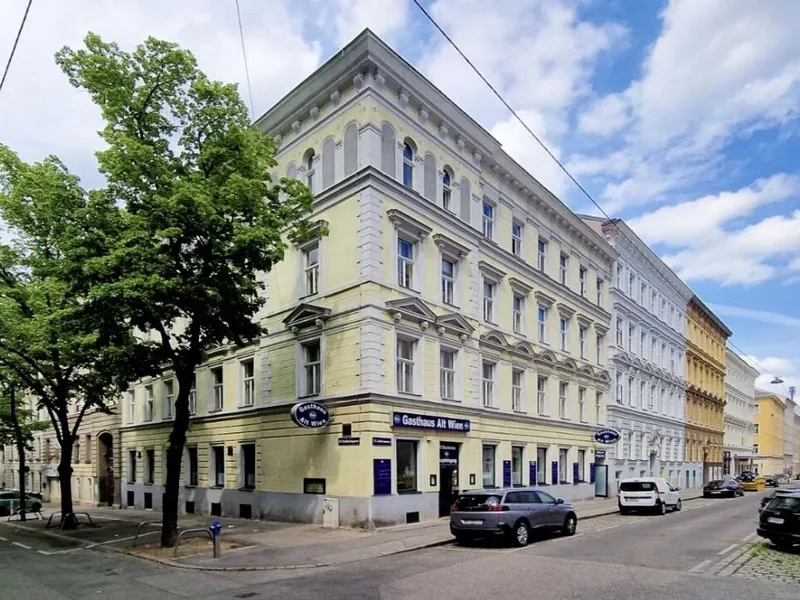 Eckzinshaus mit DG-Entwicklungspotezial im gepflegtem Zustand