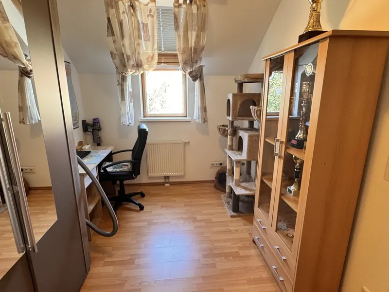 Doppelhaushälfte in Gramatneusiedl – 4 Zimmer, Klimaanlage, Solaranlage, Garten, Terrasse, Stellplatz!