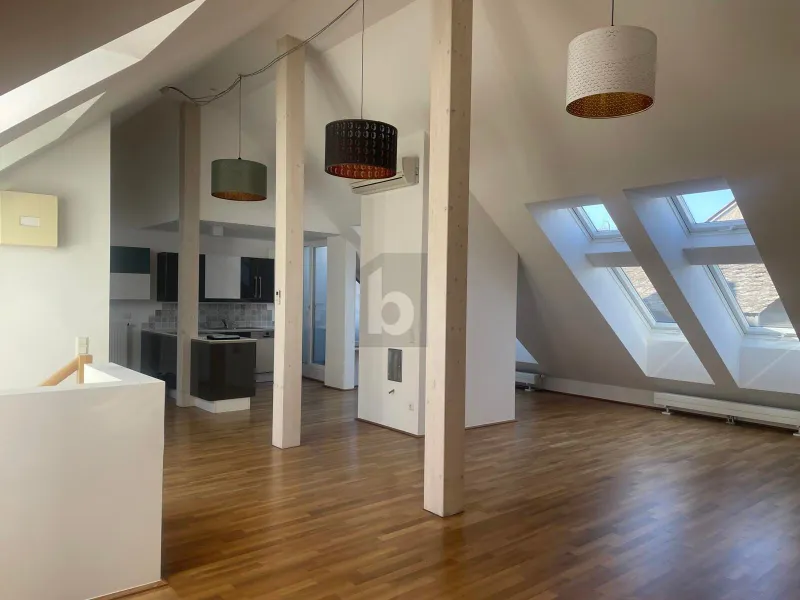 URBANES LOFT-FEELING ÜBER DEN DÄCHERN VON LINZ
