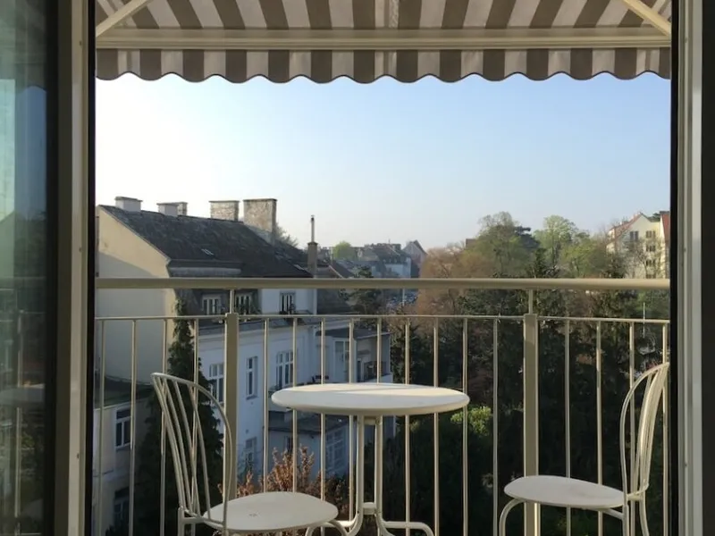 2 Zimmer DG Wohnung  mit Balkon in Döbling