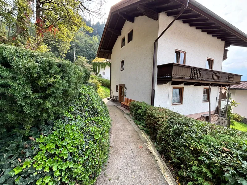 Hart im Zillertal- Haus am Waldrand mit Aussicht und Gestaltungspotenzial