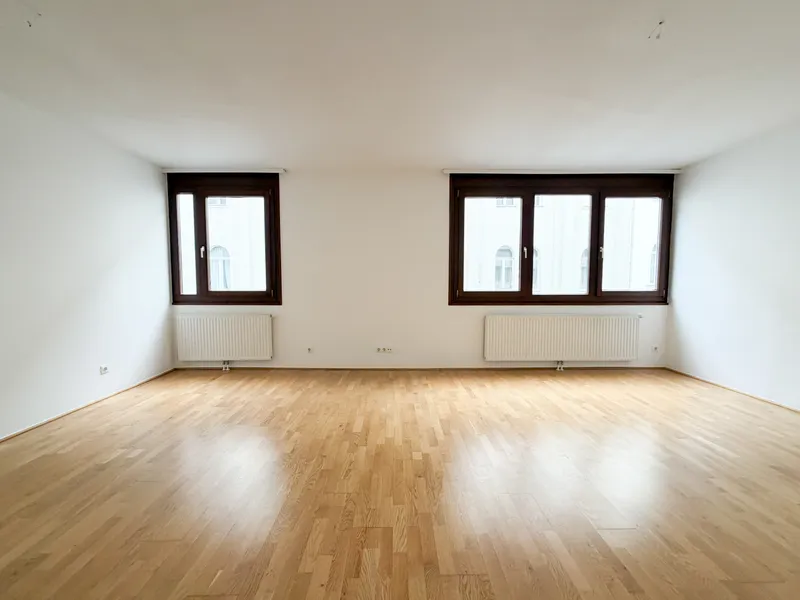 BOTSCHAFTSVIERTEL: HELLE 1-ZIMMER-WOHNUNG MIT SEPARATER KÜCHE NAHE MODENAPARK