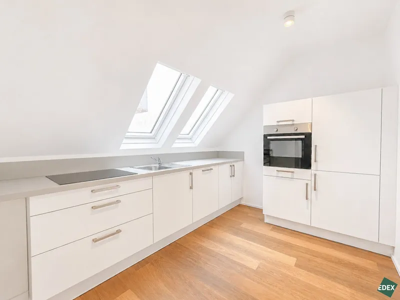 Exklusive Dachgeschosswohnung nahe Schönbrunn | 3 Zimmer möglich | U4 in 100 m