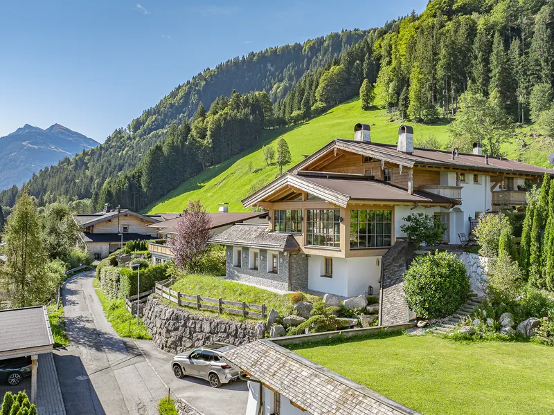 Exklusives Landhaus in traumhafter & unverbaubarer Aussichtslage