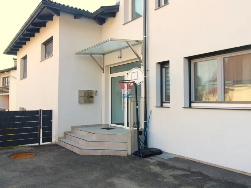 Viktring, sehr schöne, neuwertige 3-Zimmer Eigentumswohnung mit KFZ Abstellplatz