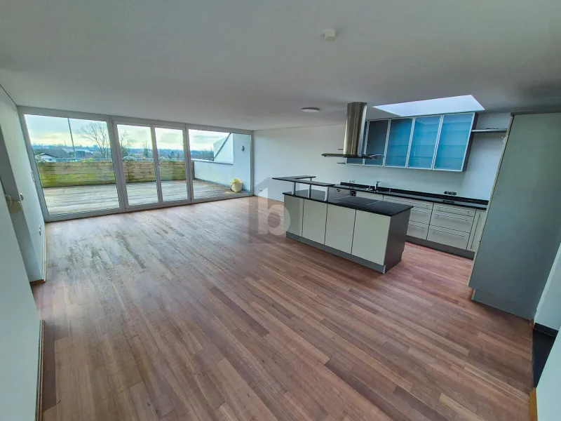 TRAUMHAFTES PENTHOUSE MIT EIGENEM ZUGANG