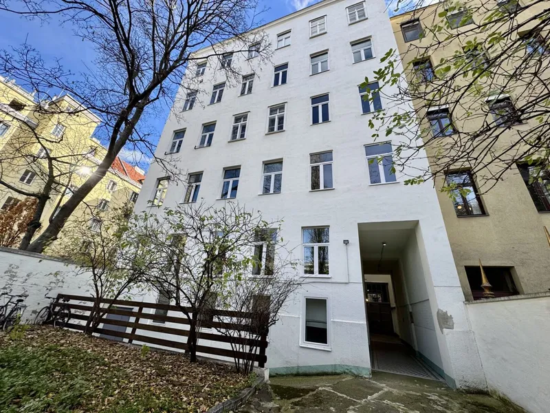 Feiner Altbau im Dritten: 2-Zimmer-Wohnung mit durchdachtem Grundriss