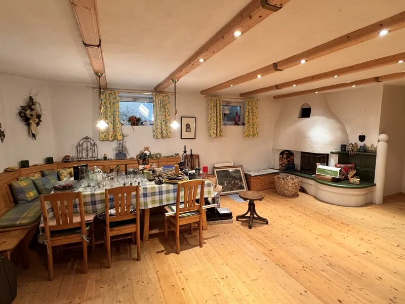 Einfamilienhaus mit Garage, Carport, Pool und Sauna in Bad Fischau-Brunn