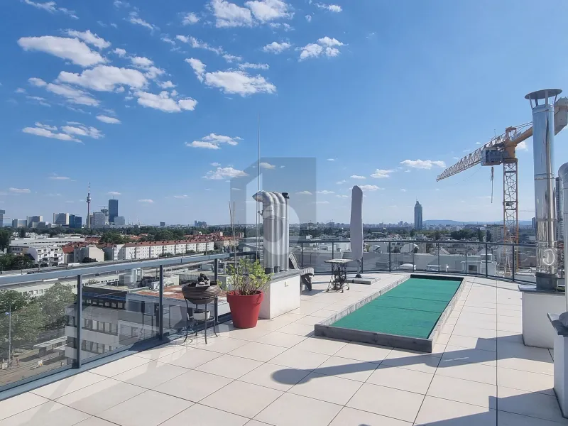 LUXUS UND PANORAMABLICK MIT RIESIGER TERRASSE! 