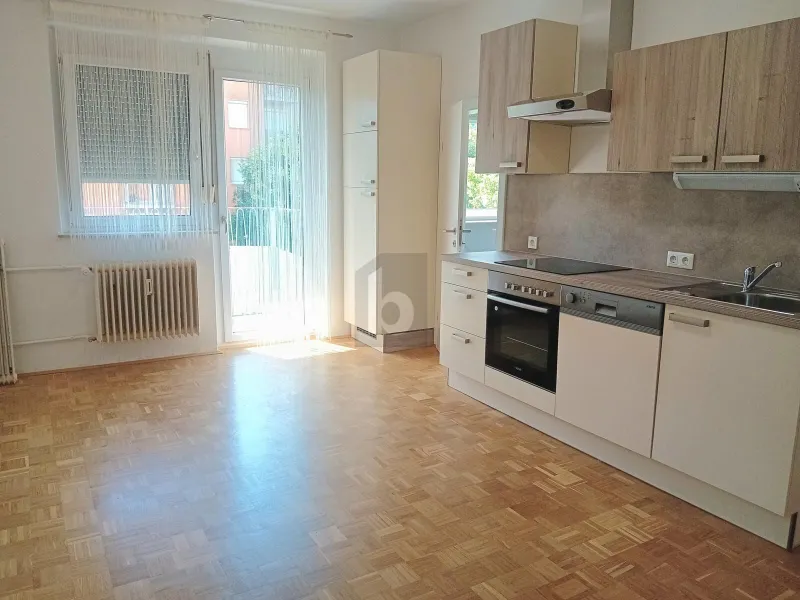 TOP SANIERTES EIGENTUM MIT BALKON, LIFT UND PRIVATEN PARKMÖGLICHKEITEN