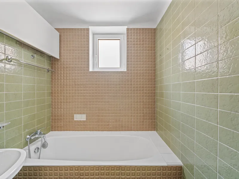 In bester Gesellschaft – um´s Eck von der Döblinger Hauptstraße! Modernisiertes Wohnhaus!