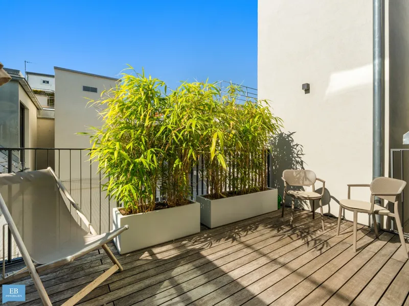 Dachgeschoss-Erstbezug mit Balkon, Loggia und Blick auf Maria Treu