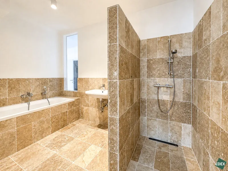 Exklusive Dachgeschosswohnung nahe Schönbrunn | 3 Zimmer möglich | U4 in 100 m